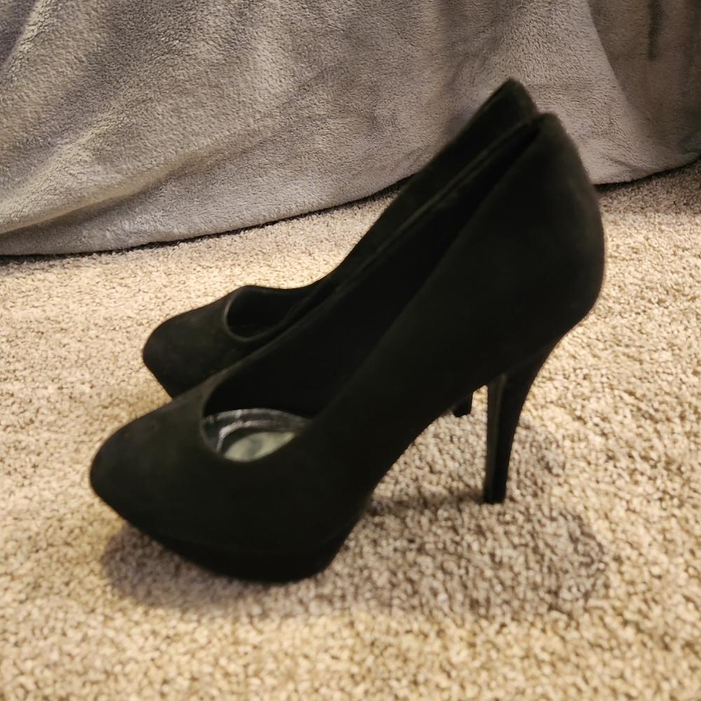 Chelsea Moreland 6" Heels